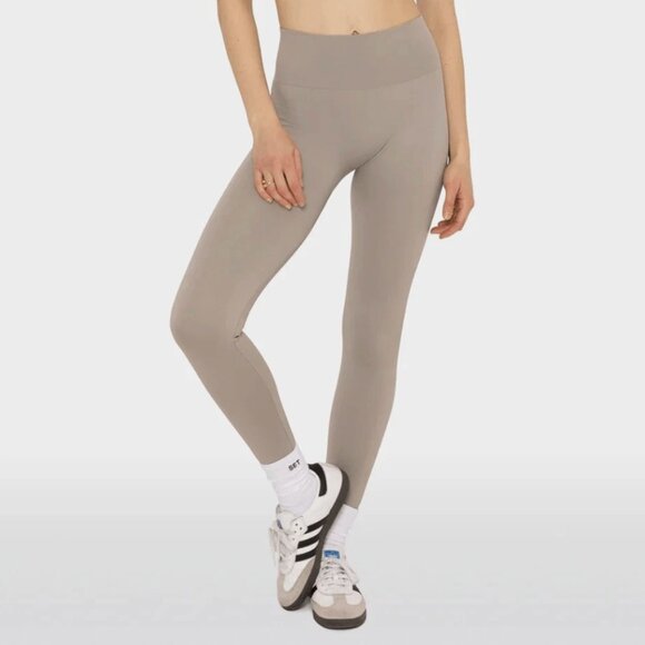 SET Active Sculptflex Power High-Rise Leggings in Breeze Taupe Beige - Picture 5 of 5